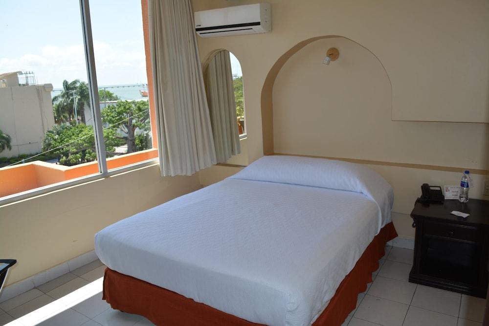 Hotel Del Parque Ciudad del Carmen Bagian luar foto