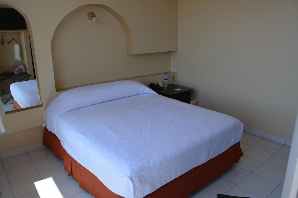 Hotel Del Parque Ciudad del Carmen Bagian luar foto