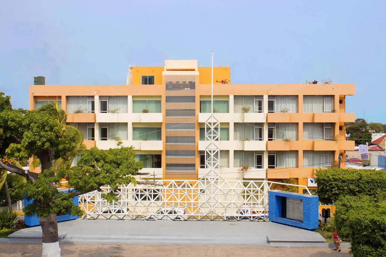 Hotel Del Parque Ciudad del Carmen Bagian luar foto